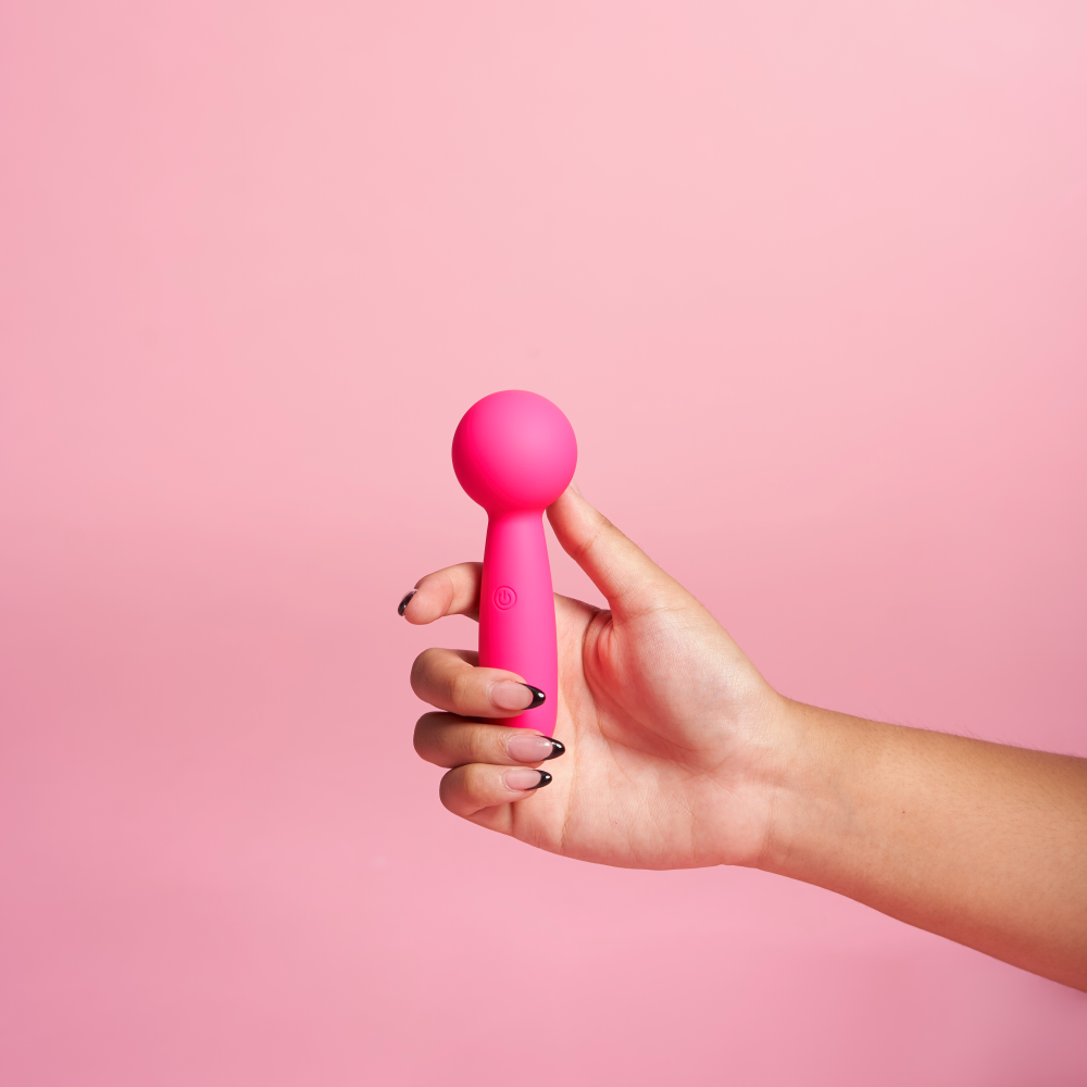 Lolly mini wand — in hand